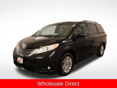 Used 2016 Toyota Sienna XLE image 5