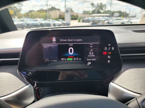 New 2025 Volkswagen ID. Buzz Pro S Plus image 29