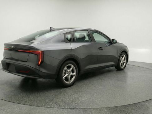 Used 2025 Kia K4 FWD image 9