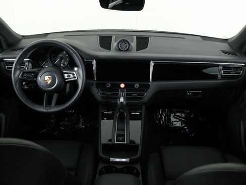 Certified 2026 Porsche Macan AWD/4WD image 11