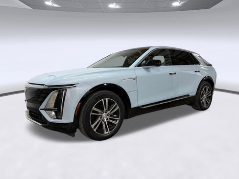 Certified 2024 Cadillac Lyriq Luxury RWD image 27