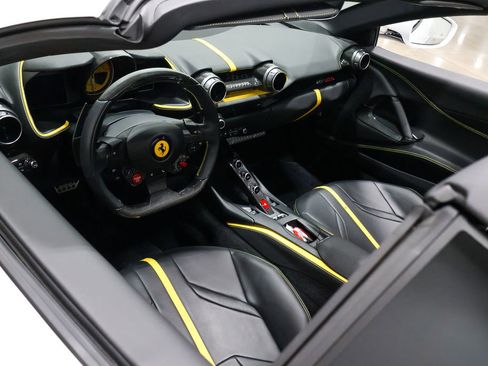 Used 2022 Ferrari 812 GTS RWD image 90