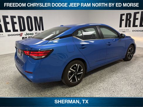 Used 2024 Nissan Sentra SV FWD image 4
