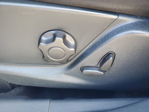 Used 2018 Ford EcoSport SE w/ SE Convenience Package image 13