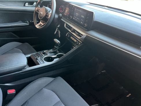 Used 2021 Kia K5 LX FWD image 16