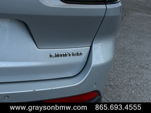 Used 2021 Jeep Grand Cherokee L Limited AWD/4WD image 12