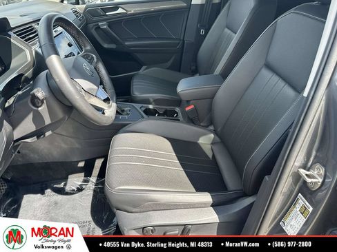 Certified 2023 Volkswagen Tiguan SE FWD image 18