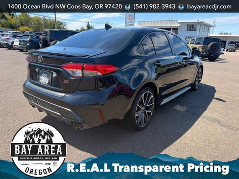 Used 2022 Toyota Corolla SE FWD image 6