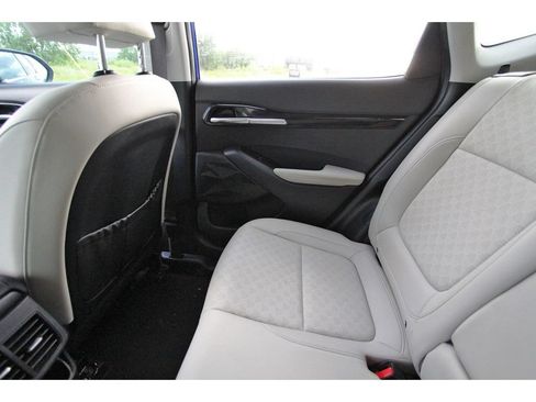 Certified 2022 Kia Seltos SX w/ Sunroof Package AWD/4WD image 13