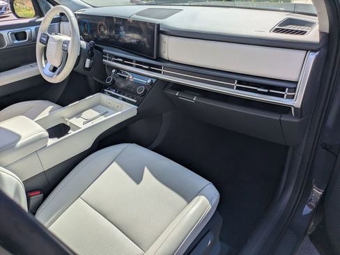Used 2025 Hyundai Santa Fe SEL image 31