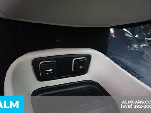 Used 2018 Chrysler Pacifica Limited FWD image 40