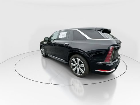 Used 2025 Cadillac Escalade IQ Luxury 2 AWD/4WD image 6