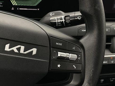 Used 2025 Kia K4 LXS image 23