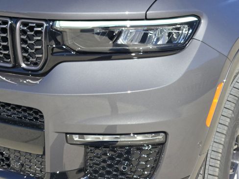 New 2025 Jeep Grand Cherokee L Summit image 7