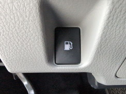 Used 2018 Toyota Highlander XLE AWD/4WD image 39