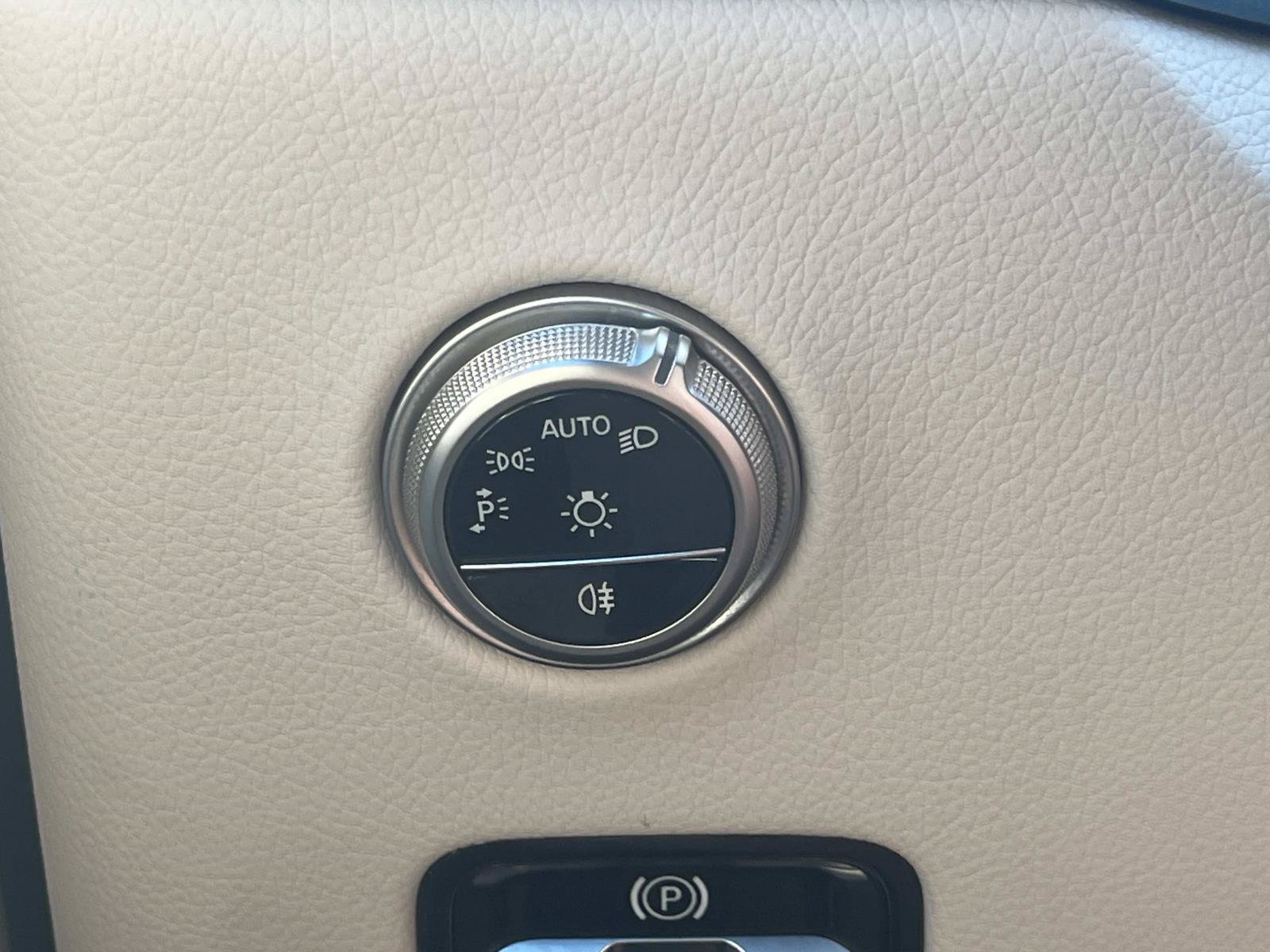Certified 2025 Mercedes-Benz GLC 350e 4MATIC image 38