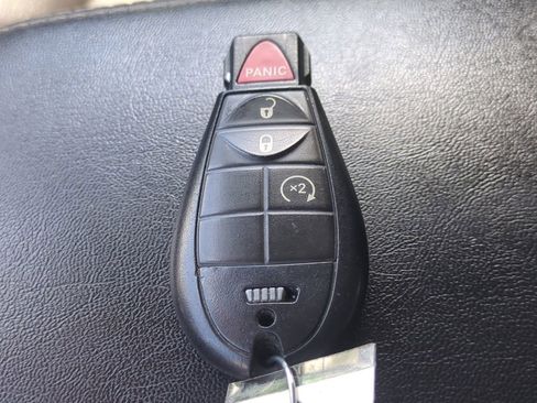 Used 2022 Jeep Cherokee Latitude AWD/4WD image 32