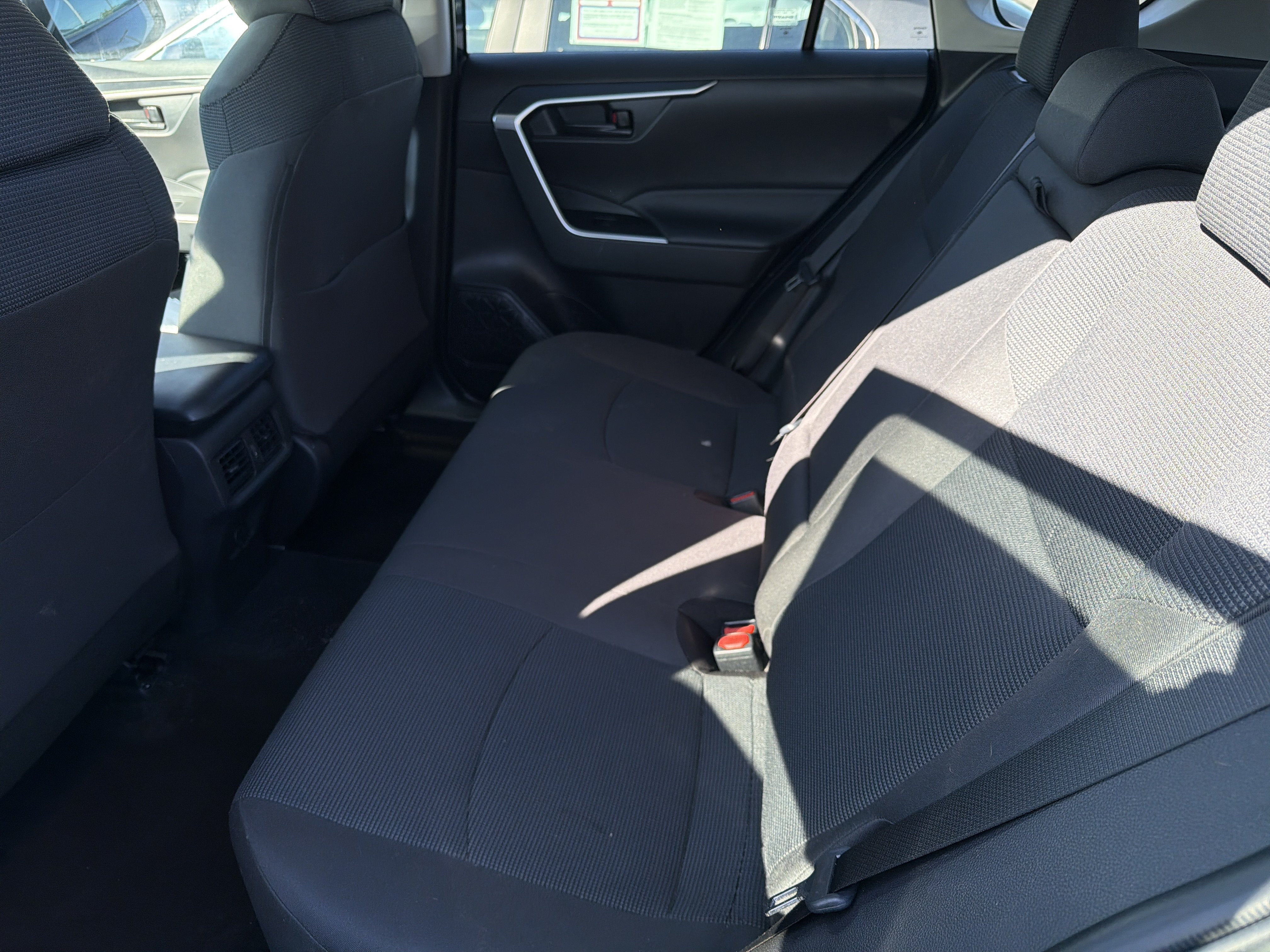 Used 2023 Toyota RAV4 LE AWD/4WD image 19