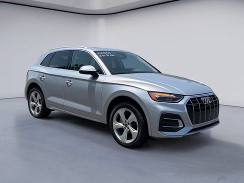 Used 2021 Audi Q5 2.0T Premium Plus w/ Premium Plus Package AWD/4WD image 7