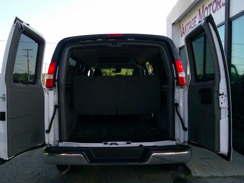 Used 2019 Chevrolet Express 3500 LT w/ LT Preferred Equipment Group image 9