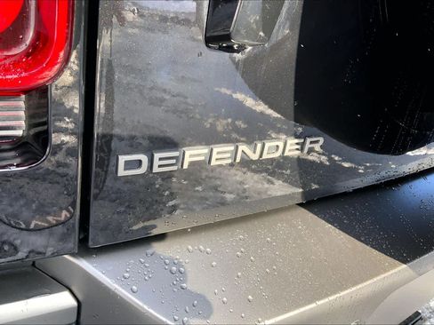 Used 2024 Land Rover Defender 110 X-Dynamic SE image 28