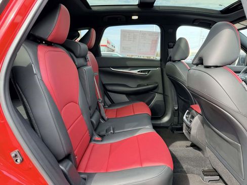 Used 2024 INFINITI QX50 Sport image 15
