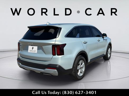 Certified 2026 Kia Sorento LX FWD image 6