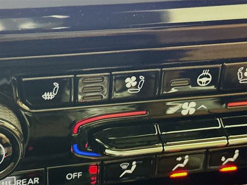 Used 2025 Jeep Grand Cherokee Summit w/ Luxury Tech Group V image 22