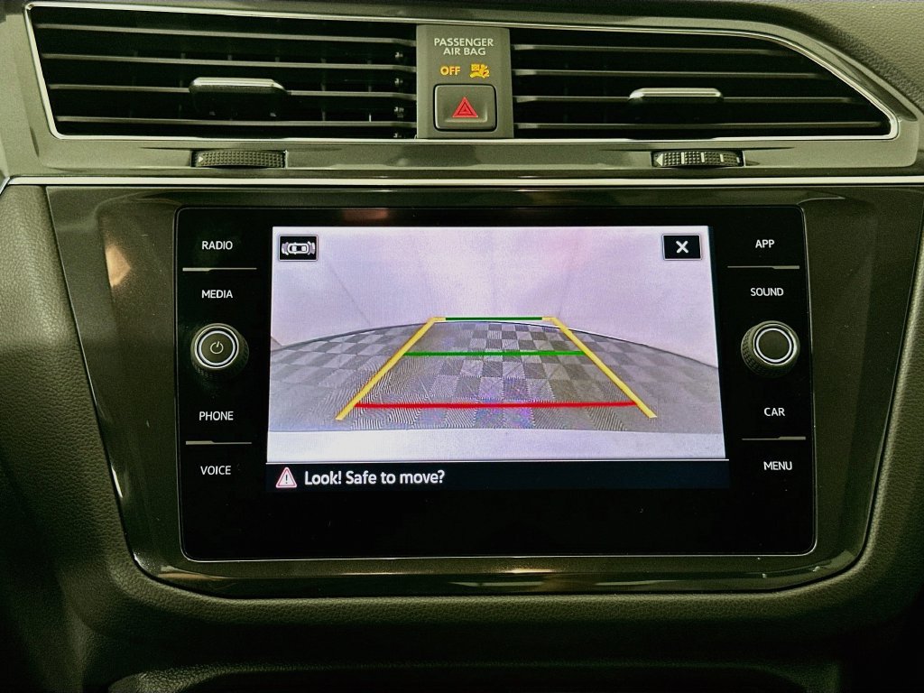 Used 2021 Volkswagen Tiguan SE FWD image 13