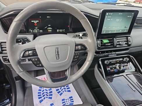Used 2019 Lincoln Navigator Reserve w/ Cargo Package AWD/4WD image 14