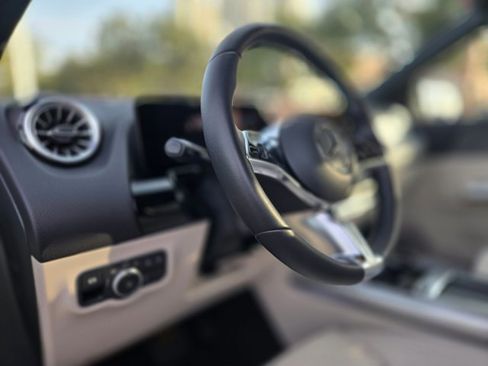 Certified 2025 Mercedes-Benz GLA 250 image 9