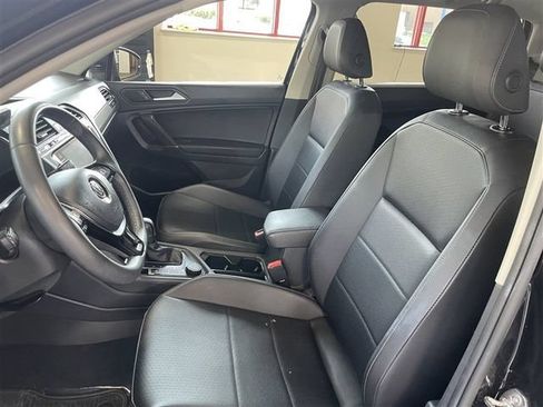 Used 2020 Volkswagen Tiguan SE AWD/4WD image 19