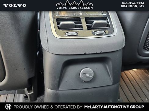 New 2025 Volvo XC90 T8 Plus w/ Protection Package Premier image 19