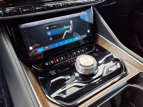 Used 2023 Jeep Grand Wagoneer 4WD image 8