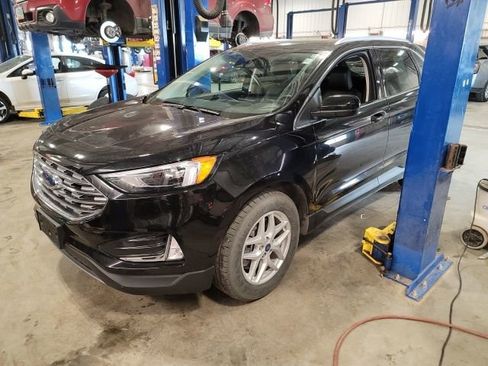 Used 2022 Ford Edge SEL w/ Convenience Package image 3