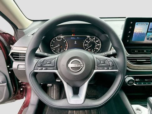 Used 2025 Nissan Altima 2.5 SV w/ SV Special Edition Package FWD image 13