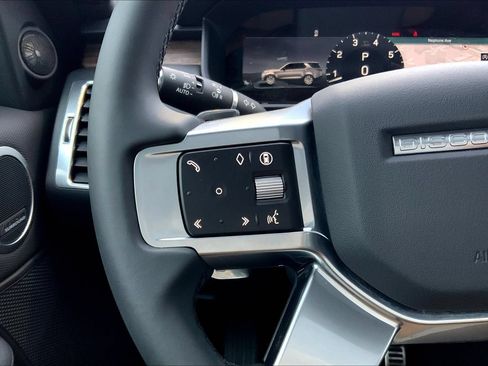 Certified 2025 Land Rover Discovery Dynamic SE AWD/4WD image 23