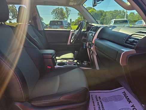 Used 2018 Toyota 4Runner SR5 Premium image 21