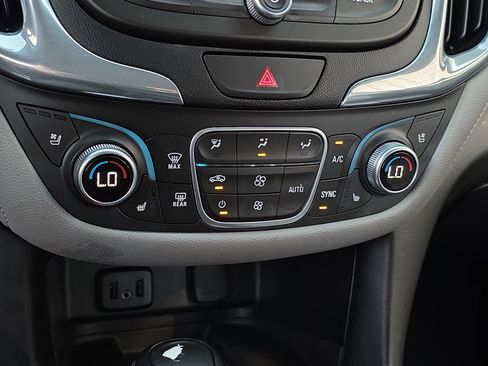 Used 2018 Chevrolet Equinox Premier image 23