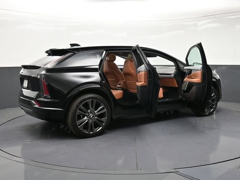 Used 2026 Cadillac Optiq Sport 2 AWD/4WD image 33