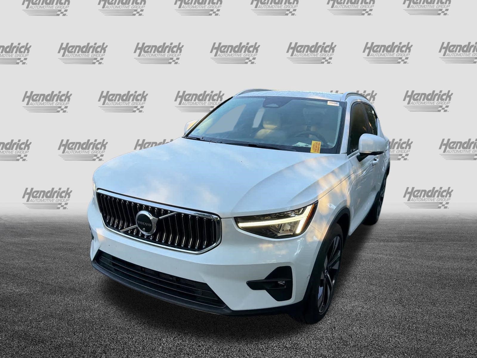 Used 2024 Volvo XC40 B5 Plus w/ Protection Package Premier AWD/4WD image 6