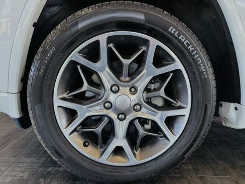 Used 2020 Jeep Grand Cherokee Overland AWD/4WD image 22
