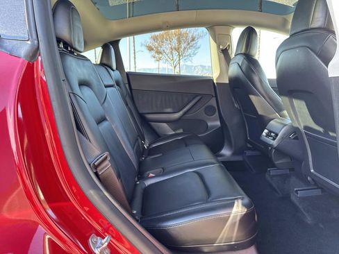 Used 2021 Tesla Model Y Long Range image 26