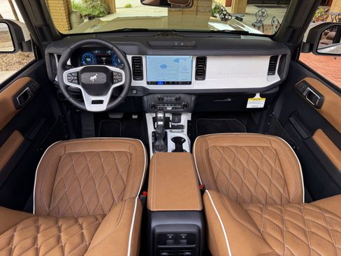Used 2025 Ford Bronco Outer Banks AWD/4WD image 32