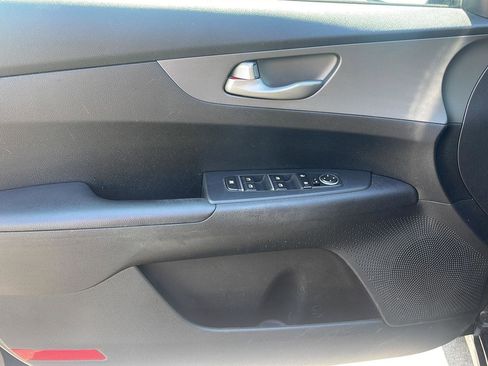 Used 2019 Kia Forte LXS FWD image 11