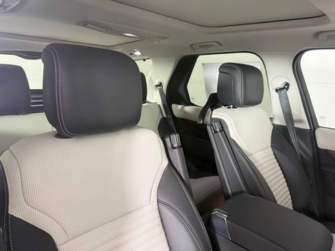 New 2026 Land Rover Discovery S AWD/4WD image 32