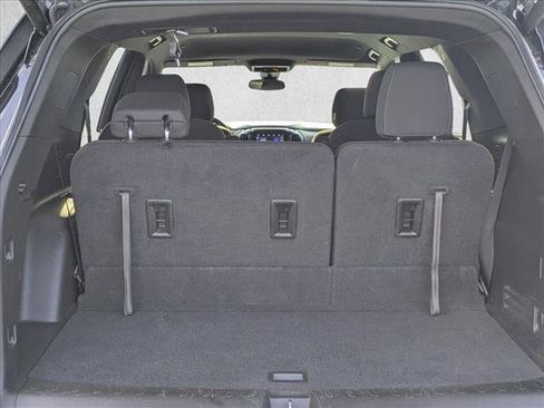 Used 2023 Chevrolet Traverse LT FWD image 6