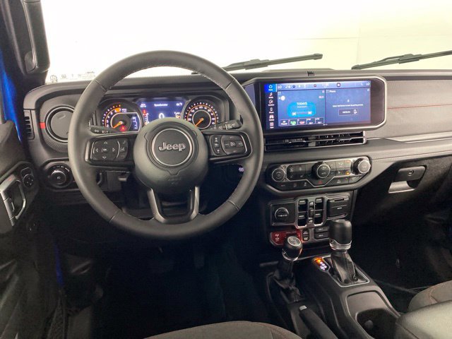 Used 2025 Jeep Wrangler Unlimited Rubicon w/ Convenience Group AWD/4WD image 20