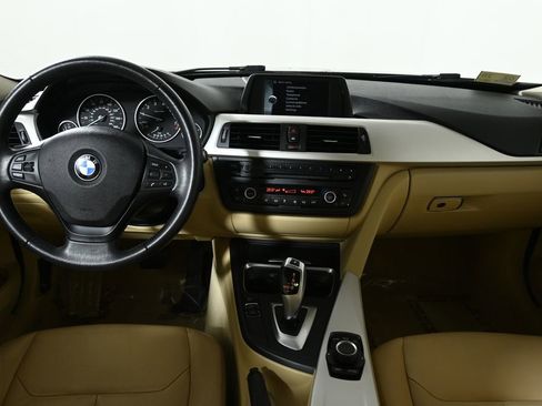 Used 2014 BMW 320i xDrive Sedan image 17