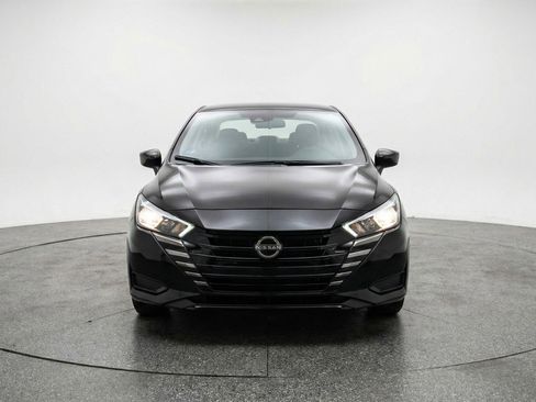 Used 2025 Nissan Versa SV FWD image 2
